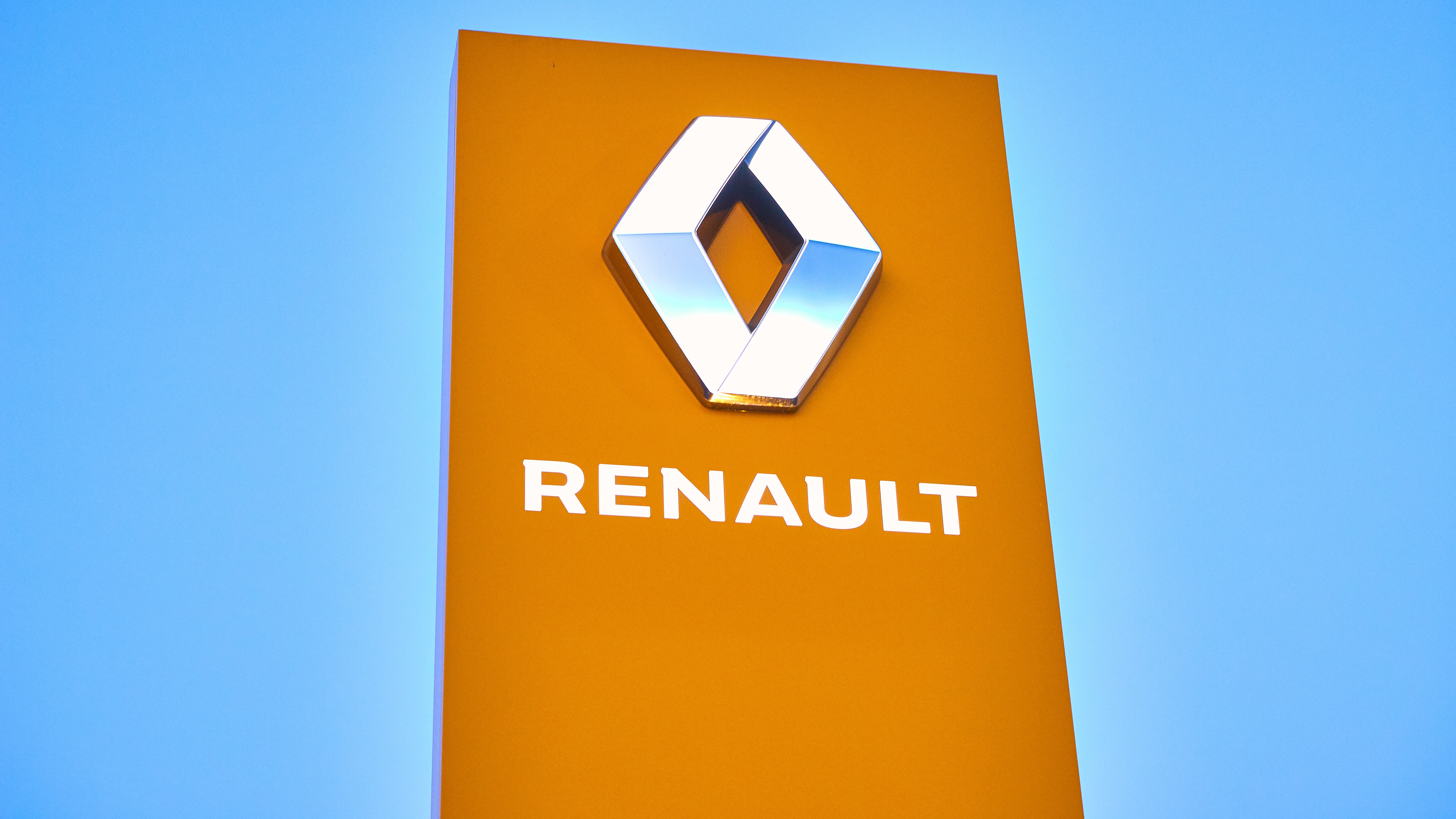 Massive job cuts announced by carmaker Renault