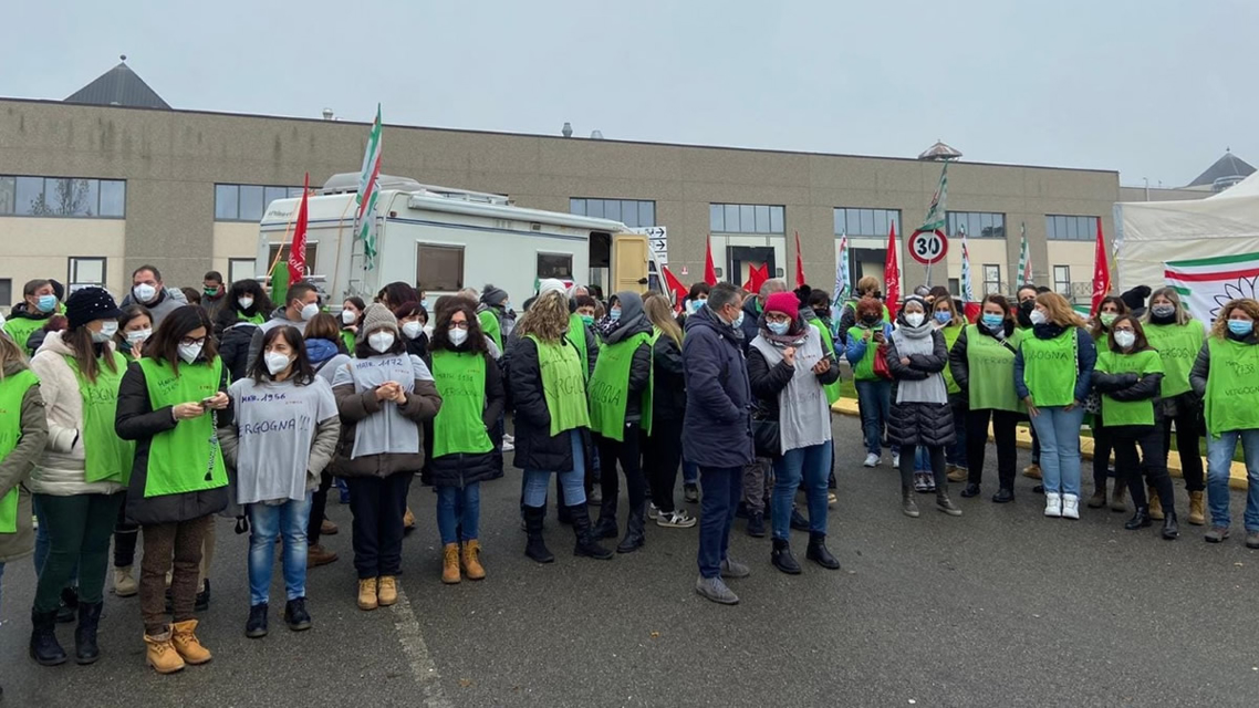 SaGa Coffee Gaggio Montano permanent protest